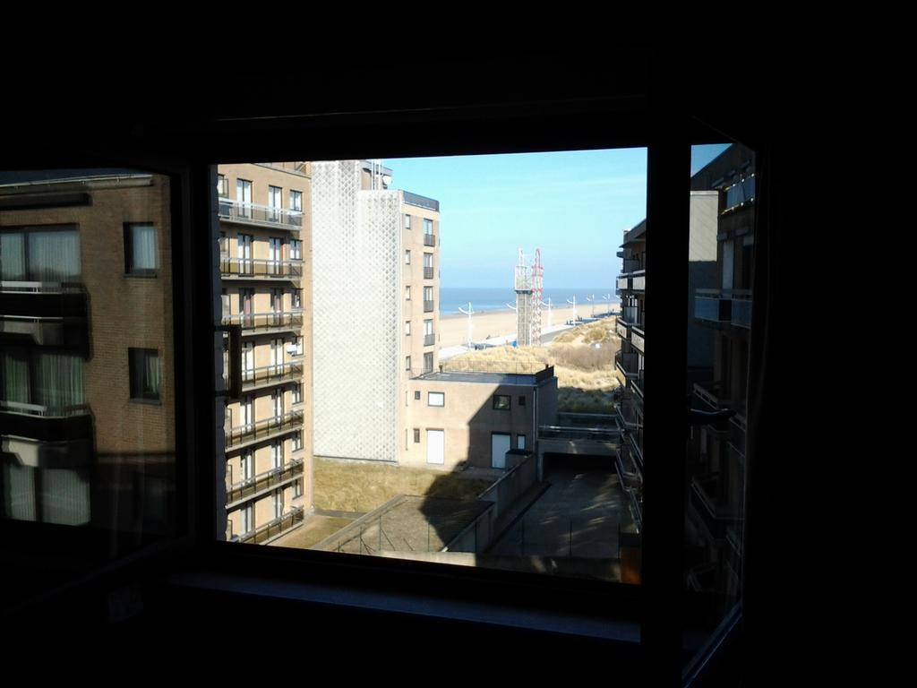 Zonnig Appartement Met Zeezicht Koksijde Eksteriør billede